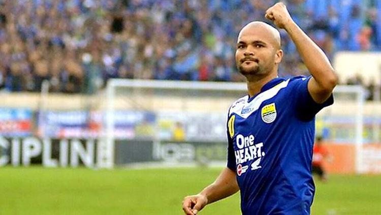 Penyerang Persib Bandung, Sergio van Dijk.