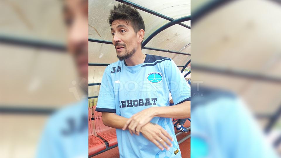 Julio%20Alcorse%20kini%20menjadi%20pelatih%20sebuah%20SSB%20di%20Semarang