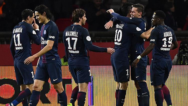 Skuat PSG rayakan gol yang dicetak Julian Draxler.