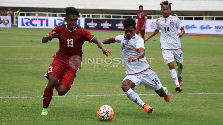 Aksi Febri Hariyadi saat pertandingan melawan Myanmar. - INDOSPORT