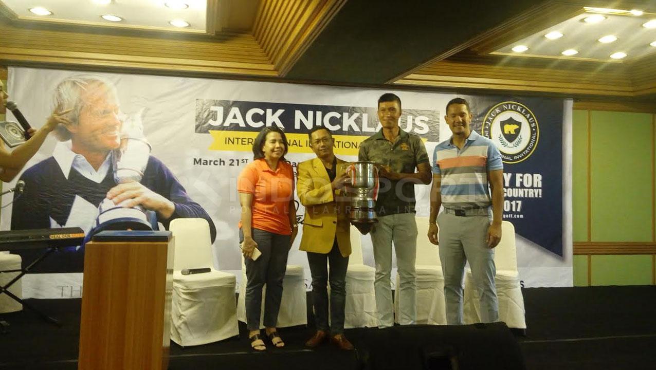 Dina Achmad Sungkar, Edwin Abeng, Pedro Limardo, dan Angga Maliq & D' Essential selaku Brand Ambassador Jack Nicklaus Indonesia. - INDOSPORT