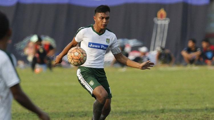 Bek muda Persebaya Surabaya, Rachmat Irianto. Copyright: Angger Bonda/Jawa Pos