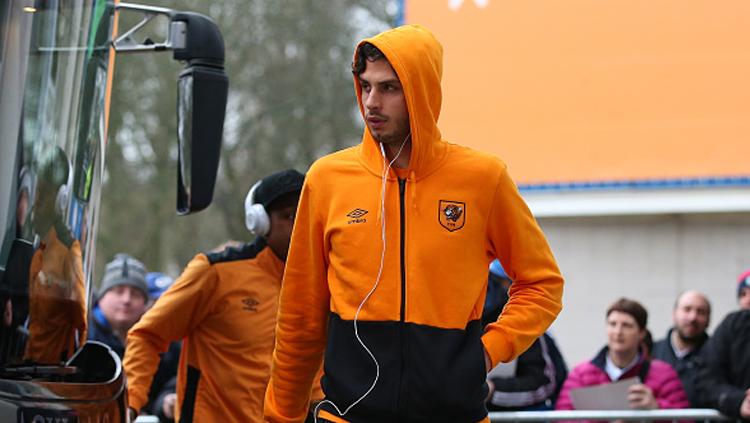 Ranocchia%20berjalan%20memasuki%20KCOM%20Stadium%20jelang%20laga%20melawan%20Swansea%20City.