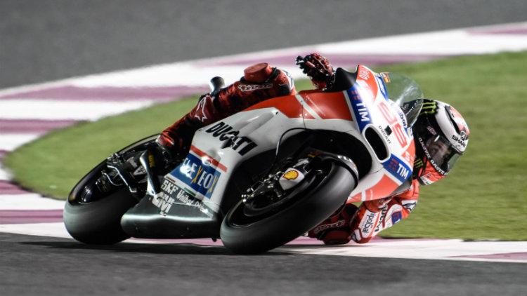 Jorge%20Lorenzo%20dalam%20sesi%20Free%20Practice%20Sirkuit%20Losail%2C%20Qatar.