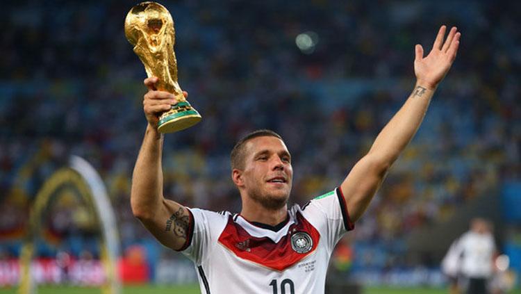 Lukas Podolski yang sukses mengantarkan Jerman juara Piala Dunia 2014 silam telah tiba di klub Liga Super Malaysia, Johor Darul Takzim (JDT). - INDOSPORT
