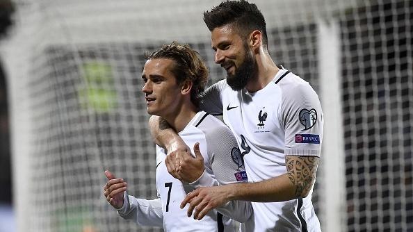 Antoine Griezmann dan Olivier Giroud menjadi pahlawan kemenangan Prancis atas Luksemburg. Copyright: FRANCK FIFE/ Getty Images