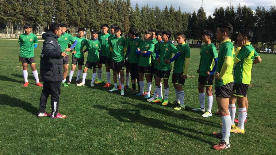 Debut pelatih muda asal Indonesia, Muhammad Yusuf Prasetyo, di kompetisi China berjalan kurang mulus. - INDOSPORT