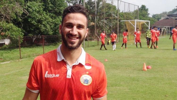 Anmar Al Mubaraki jalani latihan. Copyright: Twitter @Persija_Jkt