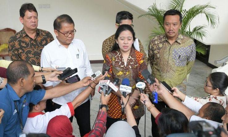 Menteri Koordinator Pembangunan Manusia dan Kebudayaan (Menko PMK), Puan Maharani dan Menteri Pemuda dan Olahraga (Menpora) Imam Nahrawi. Copyright: Kemenpora