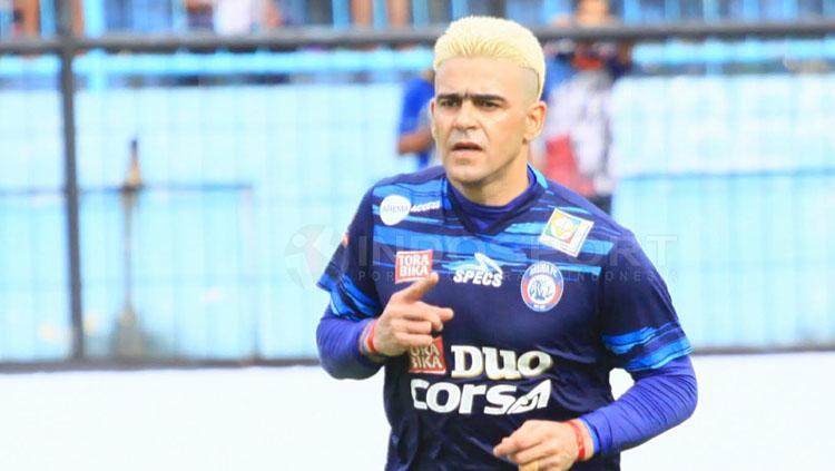 Penyerang Arema FC, Cristian Gonzales. Copyright: Ian Setiawan/INDOSPORT