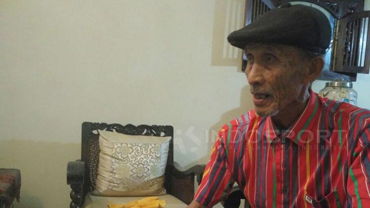 Mantan pelatih tim Persib Bandung, Indra Thohir, kondisinya berangsur membaik dan saat ini sudah diperbolehkan pulang dari rumah sakit.