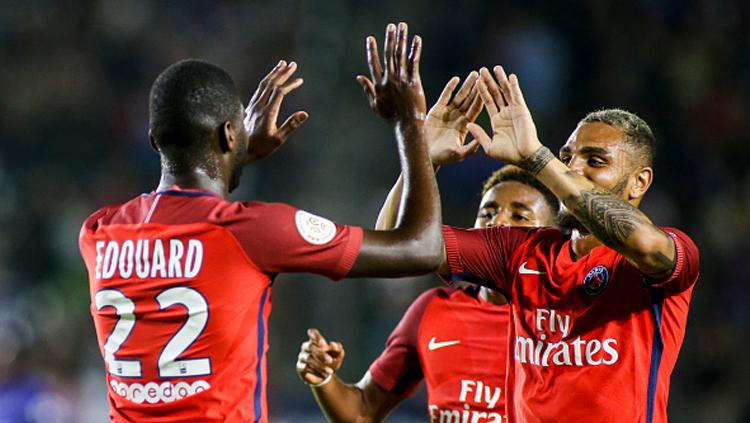 Odsonne Edouard rayakan keberhasilannya mencetak gol ke gawang Leicester. Copyright: RINGO CHIU/AFP/Getty Images
