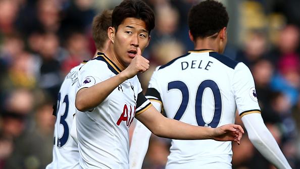 Son Heung-min mencetak gol yang memastikan kemenangan Spurs atas Burnley. Copyright: Robbie Jay Barratt/Getty Images