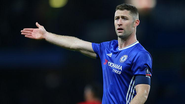 Bek Chelsea, Gary Cahill pada pertandingan melawan Manchester United. Copyright: Catherine Ivill - AMA/Getty Images