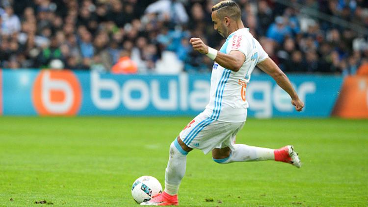 Payet%20lepaskan%20tendangan%20yang%20tak%20mampu%20dihalau%20kiper%20Dijon.