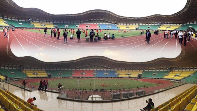 Persija Jakarta uji coba lapangan Stadion Patriot, Bekasi. Copyright: Muhammad Adiyaksa/INDOSPORT