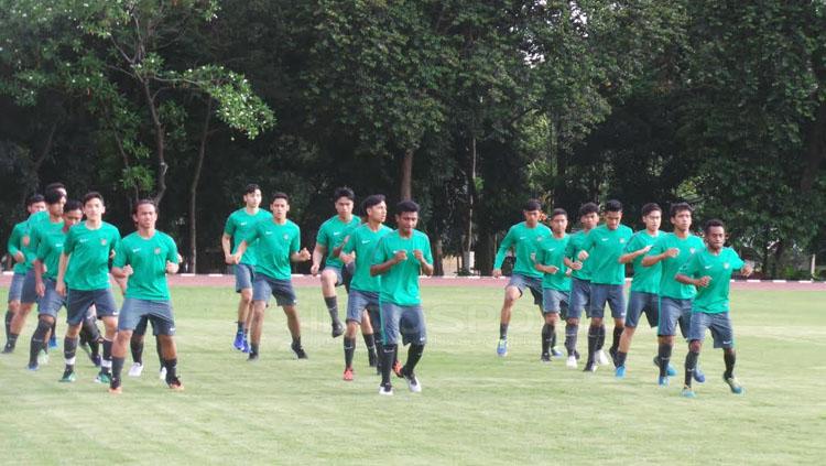 Timnas U-19 jalani latihan. Copyright: Zainal Hasan/INDOSPORT