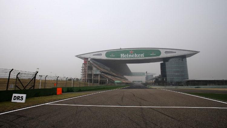 Kabut tebal di Shanghai batalnya sesi latihan Formula 1. Copyright: crash.net
