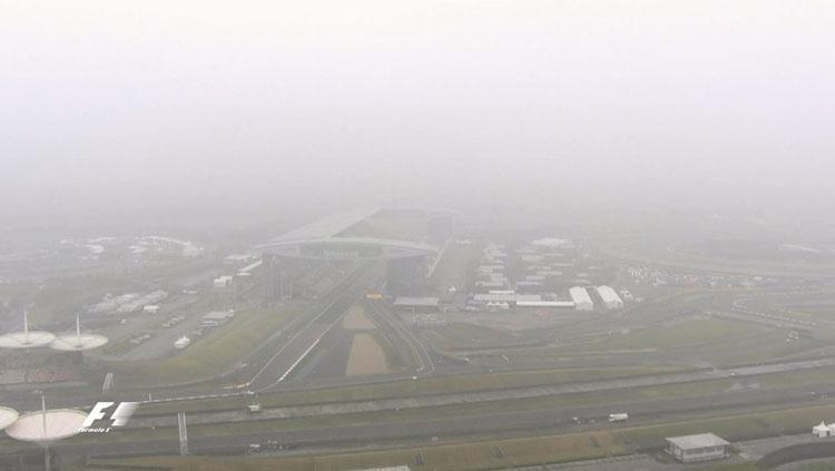 Kabut tebal di Shanghai batalnya sesi latihan Formula 1.