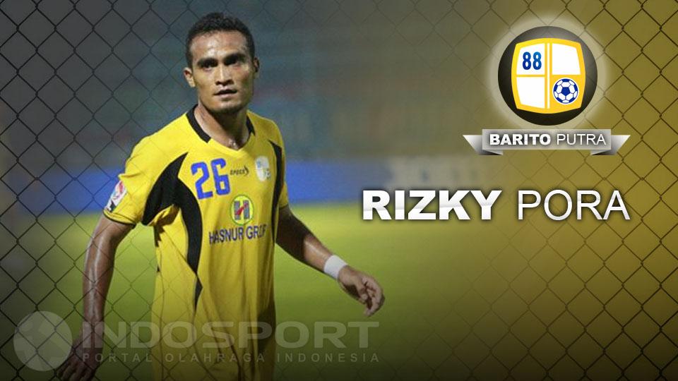 Rizky Pora saat membela Barito Putera di Indonesia Super League 2013.