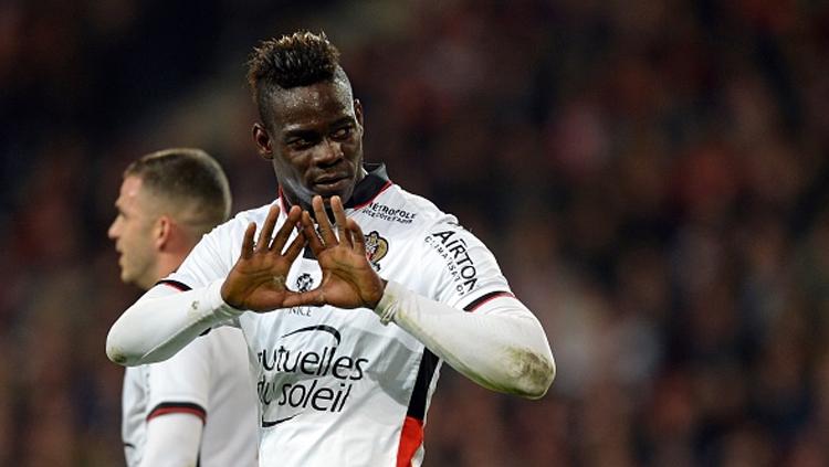 Balotelli berhasil jadi pahlawan kemenangan Nice atas Lille di lanjutan Ligue 1 Prancis. Copyright: DENIS CHARLET/AFP/Getty Images