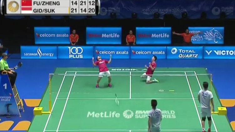 Selebrasi Marcus Fernaldi Gideon/Kevin Sanjaya Sukamuljo usai membungkam Haifeng/Siwei. Copyright: BADMINTON INDONESIA‏