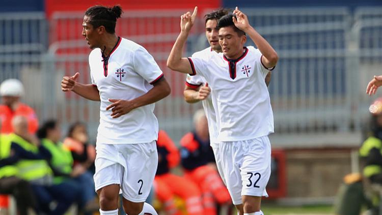 Selebrasi Han Kwang-Song cetak gol ke gawang Joe Hart. Copyright: Enrico Locci/Getty Images