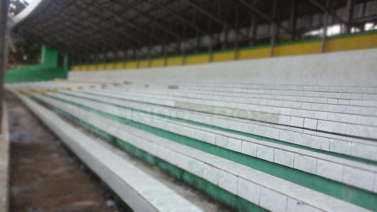 Tribun reguler Stadion Maulana Yusuf tampak lebih cantik sebelum digunakan oleh Persita Tangerang.