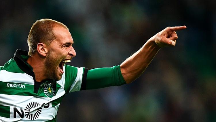 Penyerang Sporting Lisbon, Bas Dost merayakan gol yang ia cetak ke gawang Boavista. Copyright: PATRICIA DE MELO MOREIRA/AFP/Getty Images