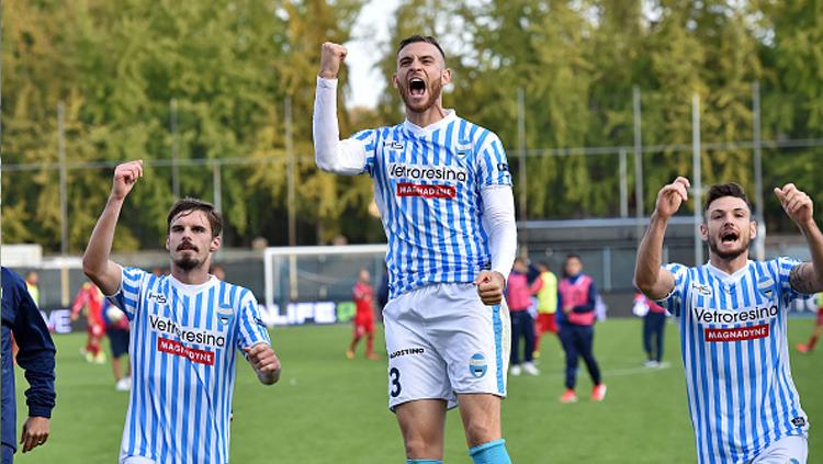 Selebrasi para pemain SPAL usai mengalahkan Carpi di markas mereka, Stadio Paolo Mazza. Copyright: Giuseppe Bellini/Getty Images for Lega Serie B