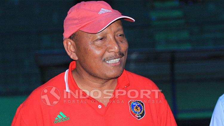 Edi Suprianto, pelatih Persatu Tuban. Copyright: Ian Setiawan/Indosport