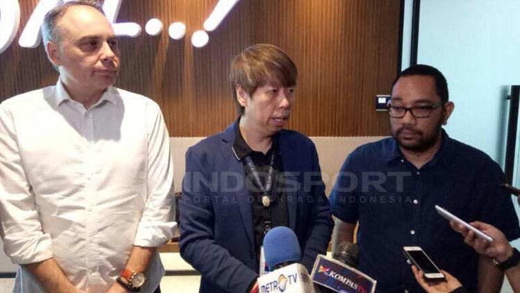 Mantan%20Pelatih%20Pelita%20Bandung%20Raya%2C%20Darko%20Daniel%20Janackovic%20tampak%20didampingi%20kuasa%20hukumnya.