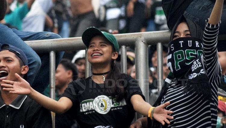 Kelompok ultras wanita Brigata Curva Sud PSS Sleman, Ladies Curva Sud (LCS). Copyright: Prima Pribadi/INDOSPORT