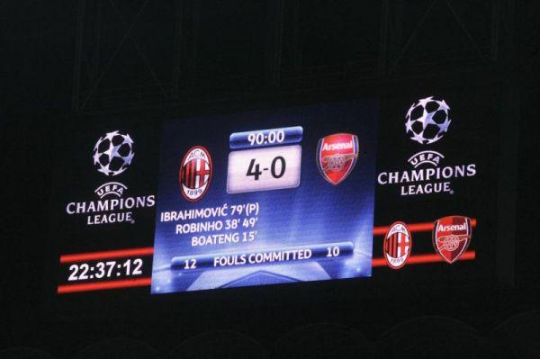 Papan skor Stadion San Siro saat pertandingan AC Milan vs Arsenal Copyright: soccer.indonewyork.com