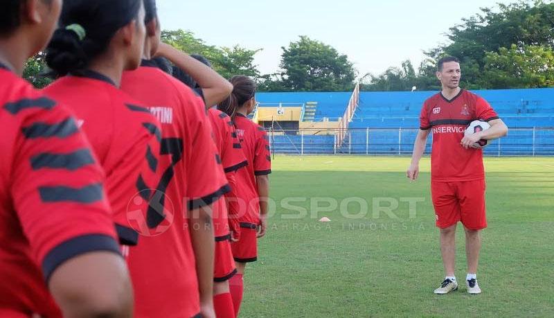 Khalid Boulahrouz menyatakan siap bermain di Indonesia. - INDOSPORT