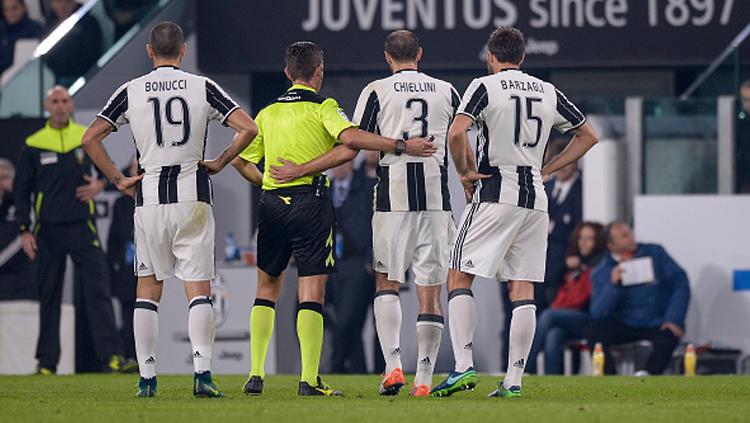 Rocchi saat memimpin laga antara Juventus melawan AS Roma. Copyright: Nicolo Campo/GETTYIMAGES
