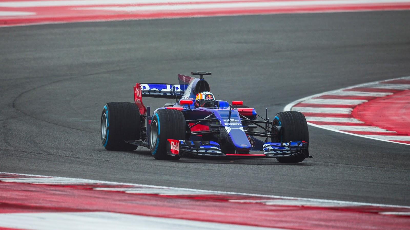 Mobil tim satelit Toro Rosso