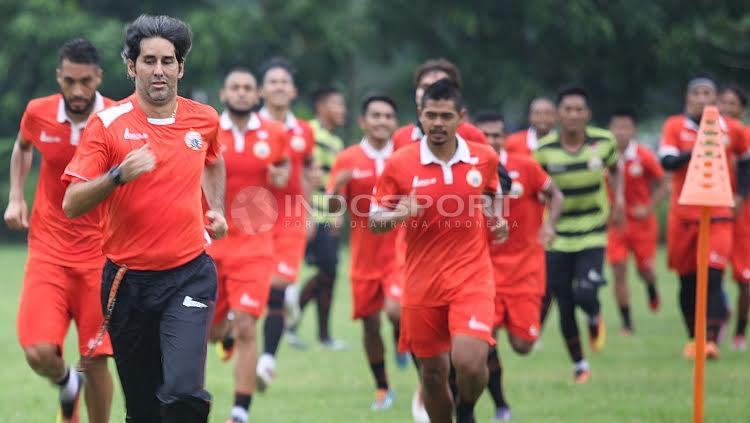 Macan Kemayoran hanya melakukan latihan ringan yang dipimpin pelatih Stefano Cugurra Teco. Copyright: Herry Ibrahim/Indosport