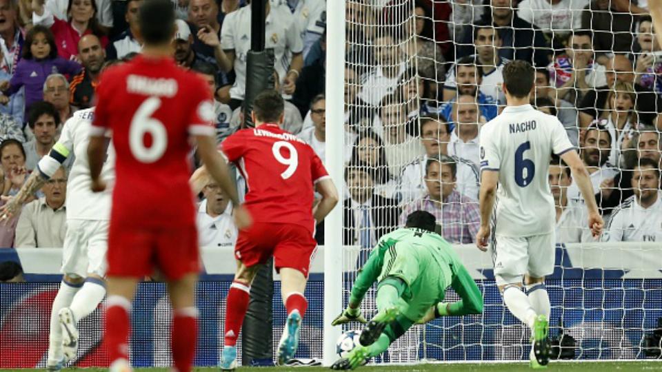 Gol%20bunuh%20diri%20Sergio%20Ramos%20di%20laga%20Real%20Madrid%20vs%20Bayern%20Munchen.