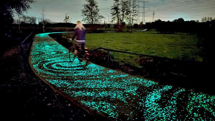 Kawasan Starry Night Bike Lane di Belanda Copyright: CNN.com