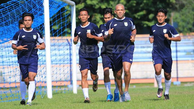 Ivan Carlos dkk saat latihan bersama Persela Lamongan. Copyright: Ian Setiawan/INDOSPORT