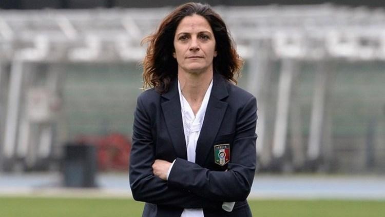 Patrizia Panico pelatih Tim Nasional Italia U-16. - INDOSPORT