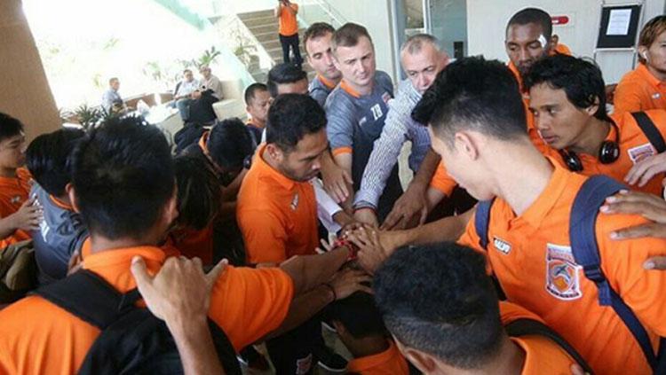 Skuat Borneo FC jelang laga melawan Sriwijaya FC Copyright: Instagram/Borneofc