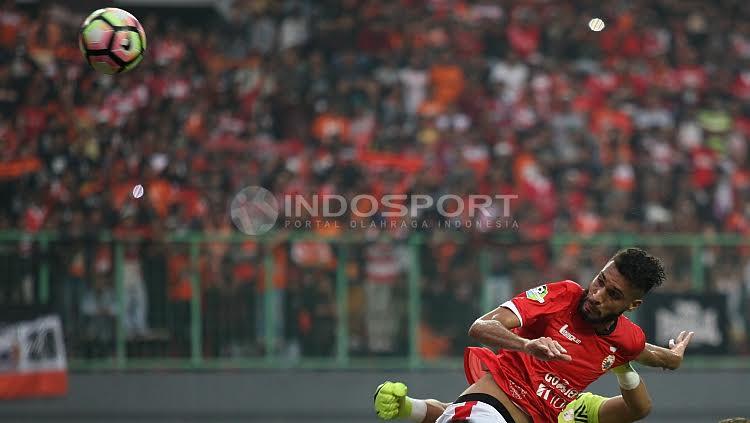 Duel keras tersaji di laga Persija Jakarta melawan Barito Putera.