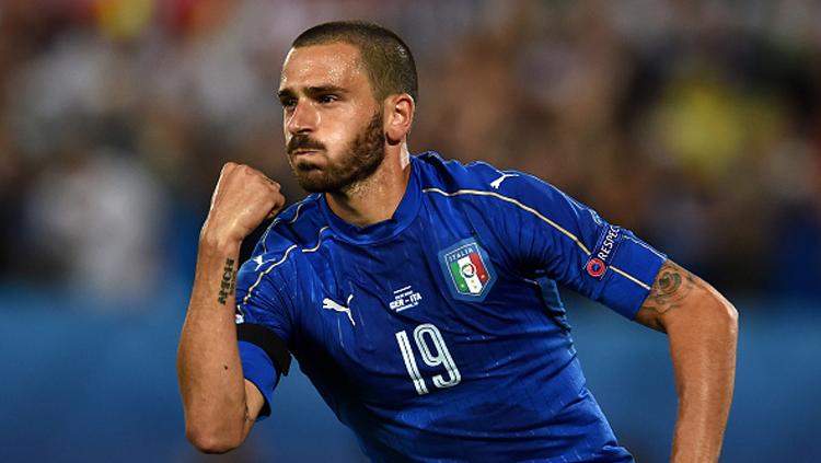 Leonardo Bonucci saat membela Tim Nasional Italia di Piala Eropa 2016 silam. Copyright: Claudio Villa/Getty Images