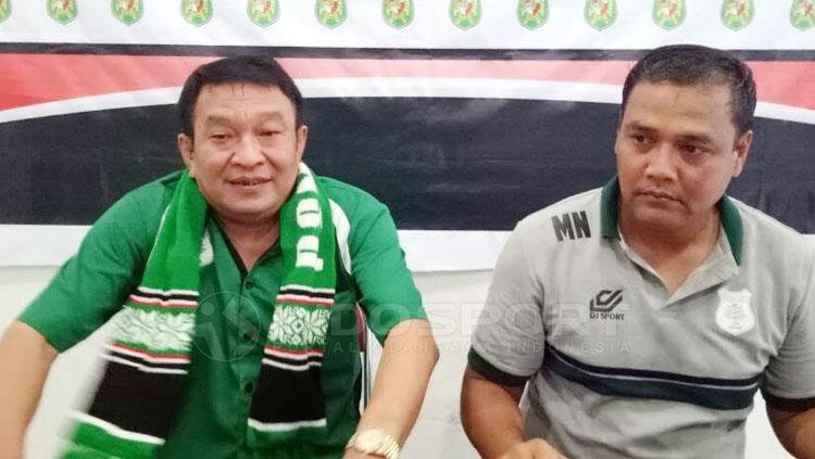 Manager dan Pelatih PSMS saat memberikan keterangan pers usai laga. Copyright: Kesuma Ramadhan/INDOSPORT