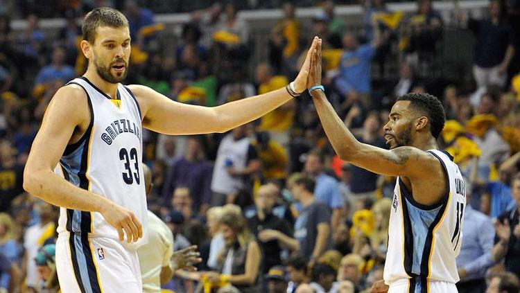 Marc Gasol dan Mike Conley . Copyright: givemesport