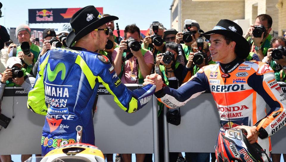 Valentibo Rossi dan Marc Marquez Copyright: twitter@MotoGP