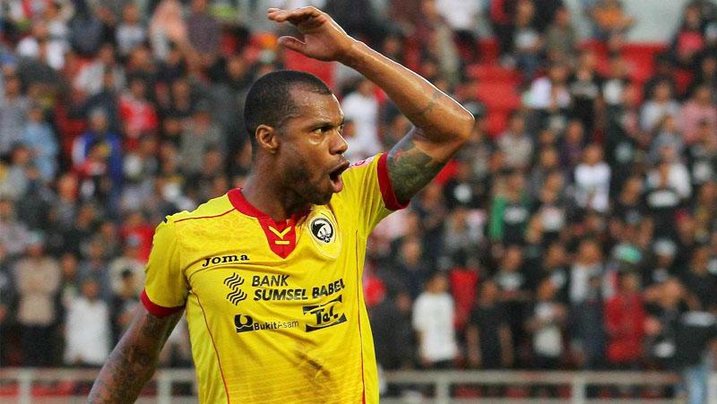 Hilton Moreira saat masih berseragam Sriwijaya FC di Liga 1 2017. - INDOSPORT
