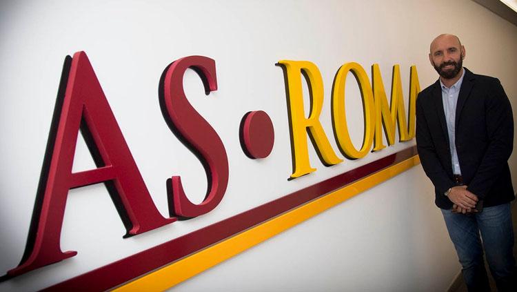 AS Roma resmi datangkan Monchi. Copyright: Twitter@Asroma
